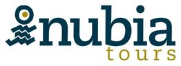 Logo de Nubia Tours con diseño abstracto a la izquierda.