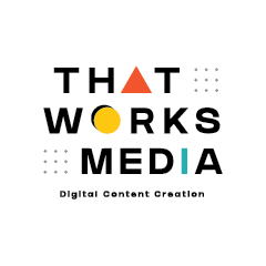 Logo "That Works Media" mit geometrischen Symbolen, darunter Text: "Digital Content Creation".