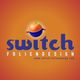 Logo mit Orange als Halbkreis, Text: "switch Foliendesign". Hintergrund in Orange.