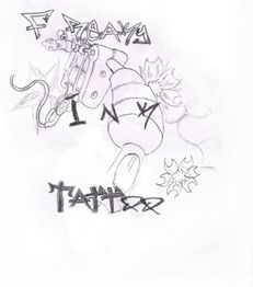 Skizze einer Tätowiermaschine mit Blumenmotiven und dem Text "Freaky Ink Tattoo".