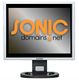 Monitor mit orangefarbenem "SONIC"-Logo und "domains.net" in Schwarz und Orange auf dem Bildschirm.