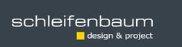 Logo von Schleifenbaum mit gelbem Quadrat, Text: "design & project" auf dunkelgrauem Hintergrund.