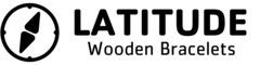 Logotipo de Latitude: Pulseras de madera, con un diseño de brújula a la izquierda.