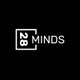 Schwarzes Logo mit weißem Text: "28 MINDS" und einer geometrischen Form.