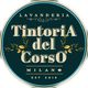 Logo circolare "Tintoria del Corso", lavanderia di Milano, dal 2018, con motivi floreali.