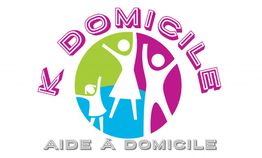 Logo coloré avec silhouettes et texte "K Domicile, Aide à Domicile" en dessous.